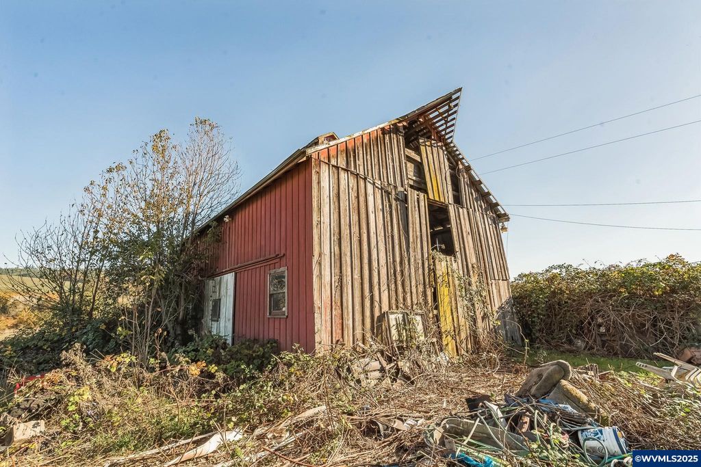 Image 37 of property listing at 5720 NE Duniway Rd, Dayton, OR 97114