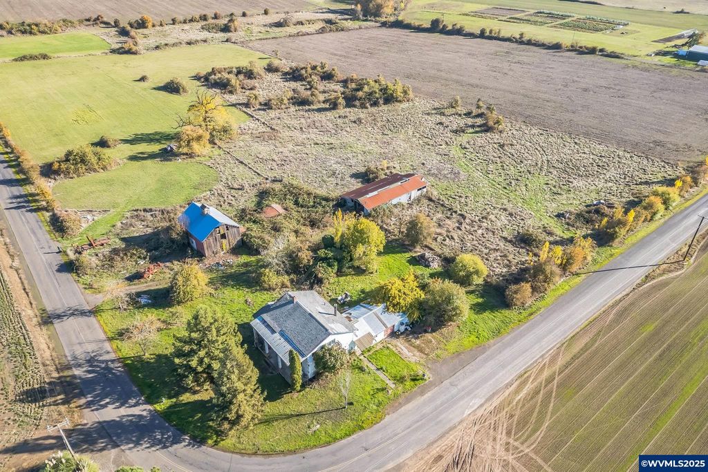 Image 38 of property listing at 5720 NE Duniway Rd, Dayton, OR 97114