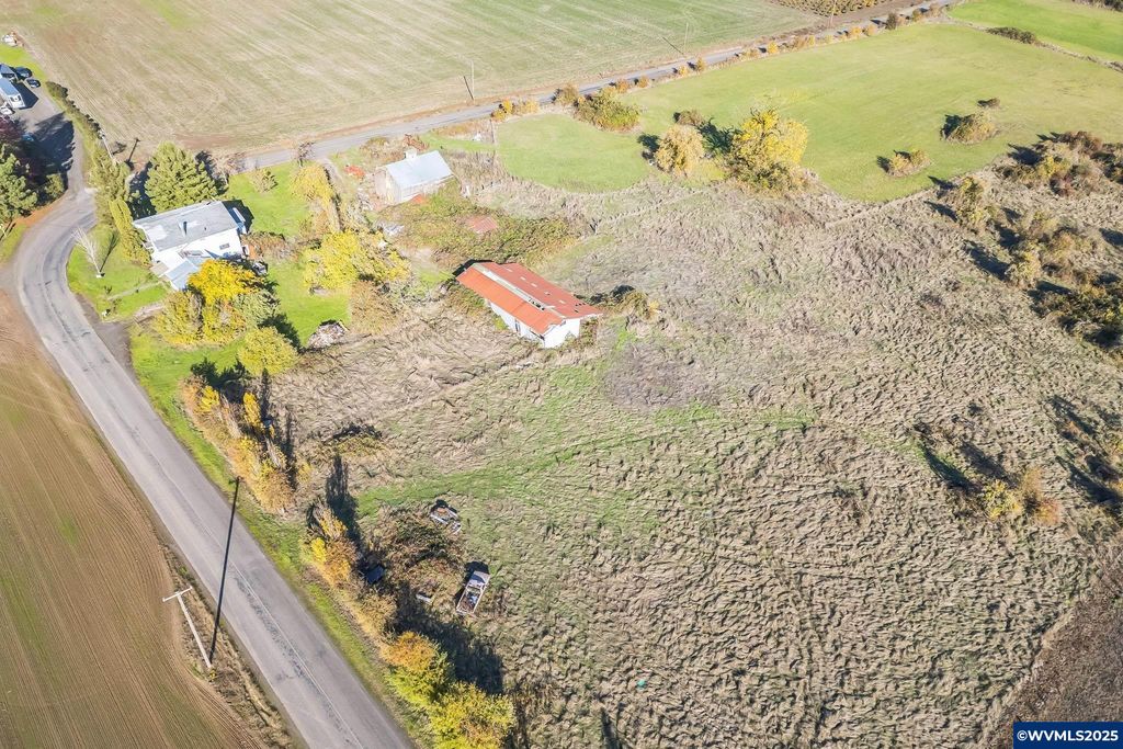 Image 43 of property listing at 5720 NE Duniway Rd, Dayton, OR 97114