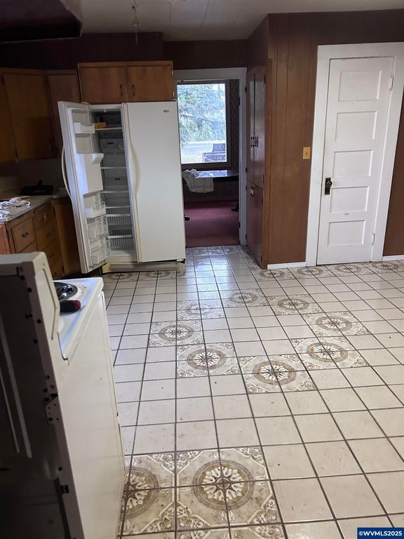 Image 9 of property listing at 5720 NE Duniway Rd, Dayton, OR 97114