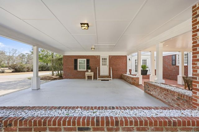 429 Fox Bay Rd., Loris, SC 29569