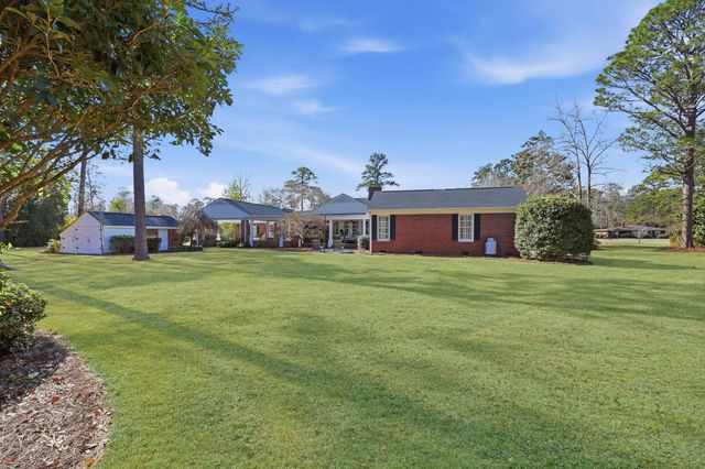 429 Fox Bay Rd., Loris, SC 29569