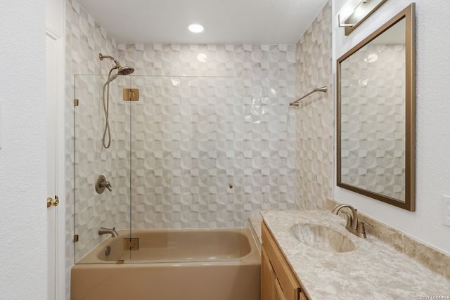 12008 Vista Nogal St, San Antonio, TX 78213