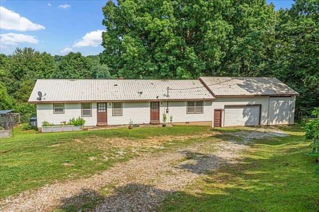 1551 Rhotons Chapel Rd, Manchester, TN 37355