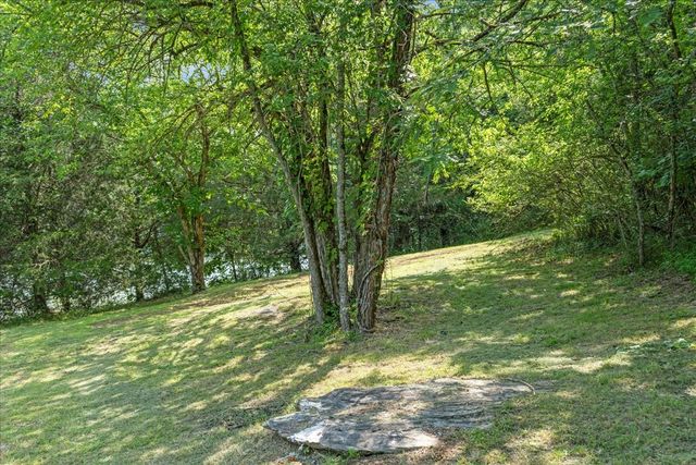 1551 Rhotons Chapel Rd, Manchester, TN 37355