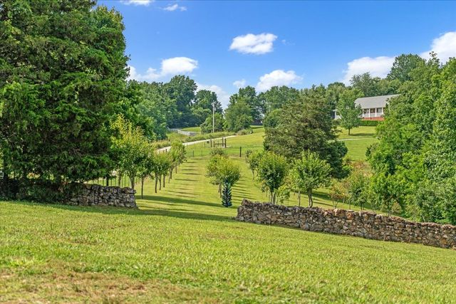 1551 Rhotons Chapel Rd, Manchester, TN 37355