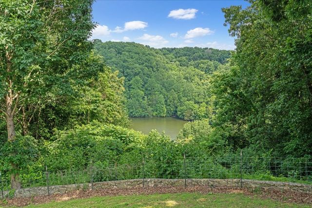 1551 Rhotons Chapel Rd, Manchester, TN 37355
