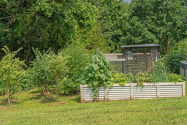 1551 Rhotons Chapel Rd, Manchester, TN 37355