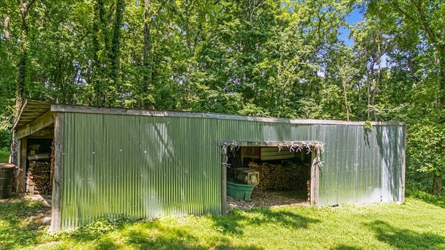 1551 Rhotons Chapel Rd, Manchester, TN 37355