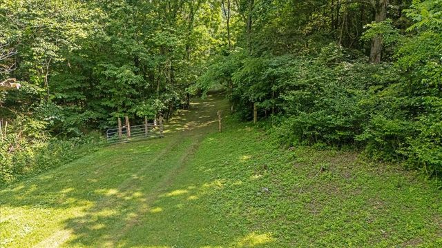 1551 Rhotons Chapel Rd, Manchester, TN 37355