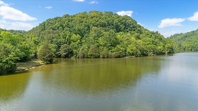 1551 Rhotons Chapel Rd, Manchester, TN 37355