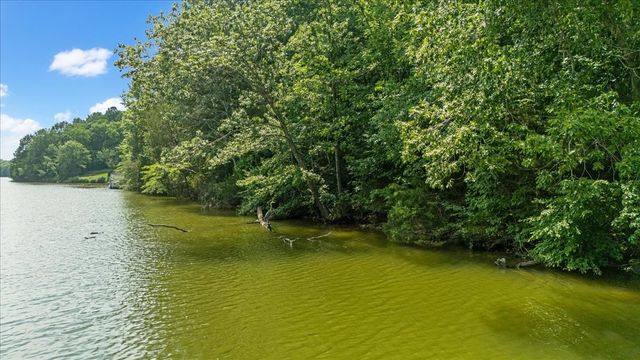 1551 Rhotons Chapel Rd, Manchester, TN 37355