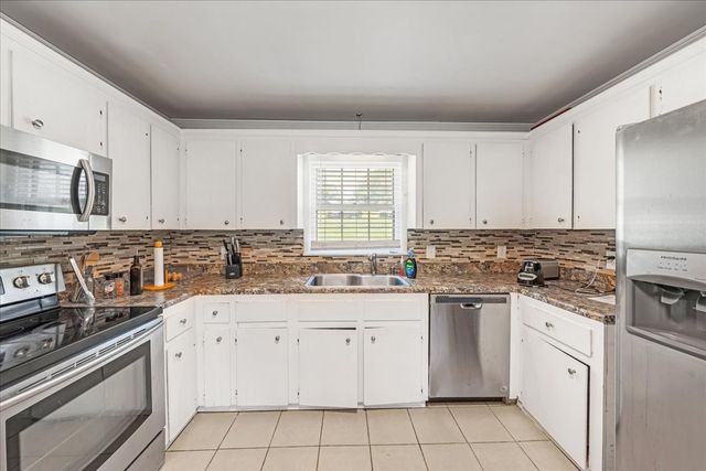 1551 Rhotons Chapel Rd, Manchester, TN 37355