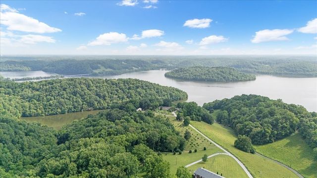 1551 Rhotons Chapel Rd, Manchester, TN 37355