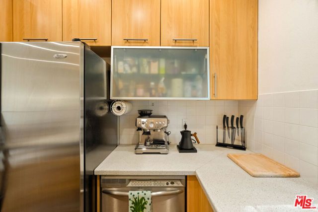7101 La Tijera Boulevard J101, Los Angeles, CA 90045