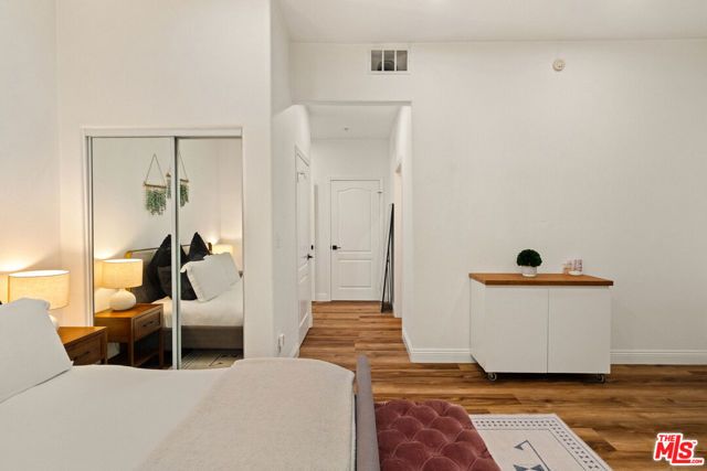 7101 La Tijera Boulevard J101, Los Angeles, CA 90045