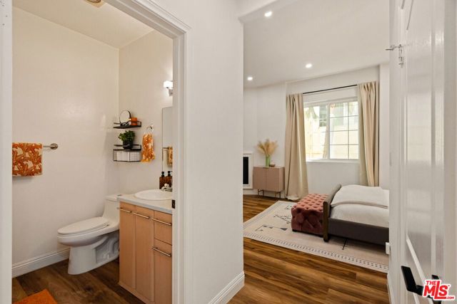 7101 La Tijera Boulevard J101, Los Angeles, CA 90045