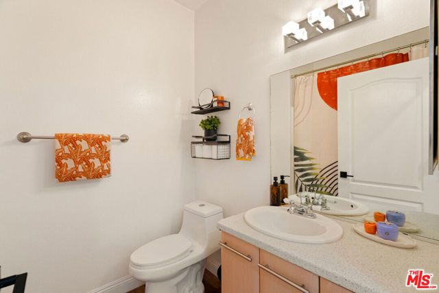 7101 La Tijera Boulevard J101, Los Angeles, CA 90045