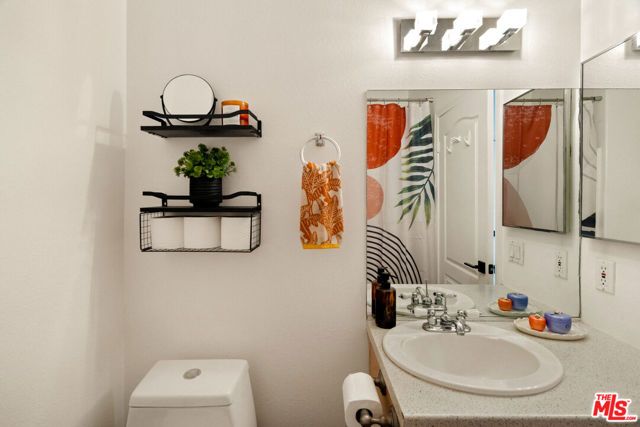 7101 La Tijera Boulevard J101, Los Angeles, CA 90045