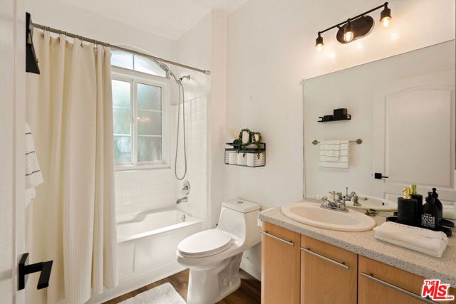 7101 La Tijera Boulevard J101, Los Angeles, CA 90045