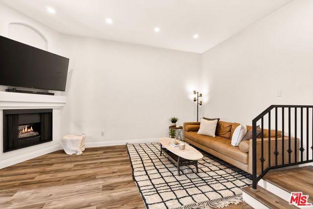 7101 La Tijera Boulevard J101, Los Angeles, CA 90045