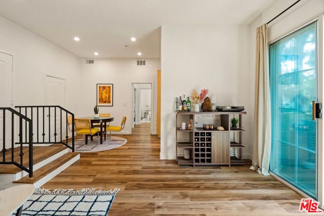 7101 La Tijera Boulevard J101, Los Angeles, CA 90045