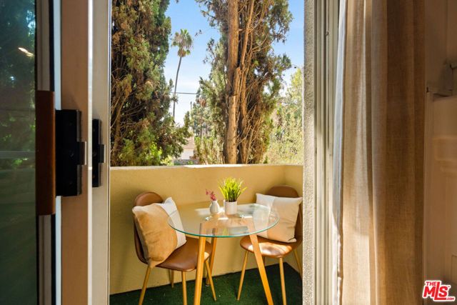 7101 La Tijera Boulevard J101, Los Angeles, CA 90045