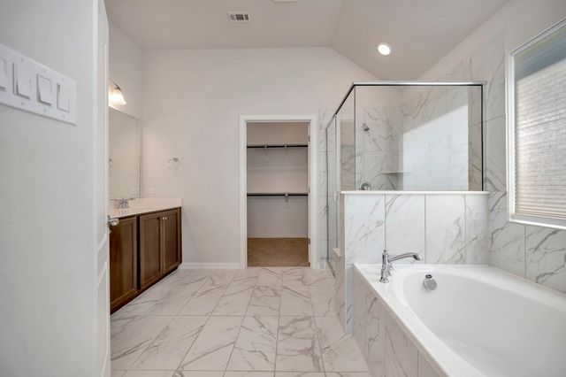 1104 Superbloom Avenue, Justin, TX 76247