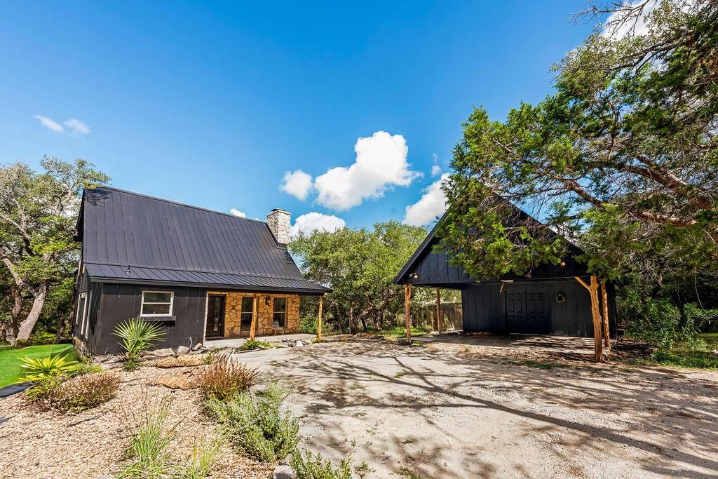 110 Windy Ridge LN, Wimberley, TX 78676