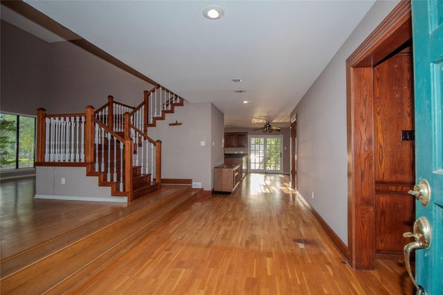 1630 Green Briar Drive, Huntsville, TX 77340