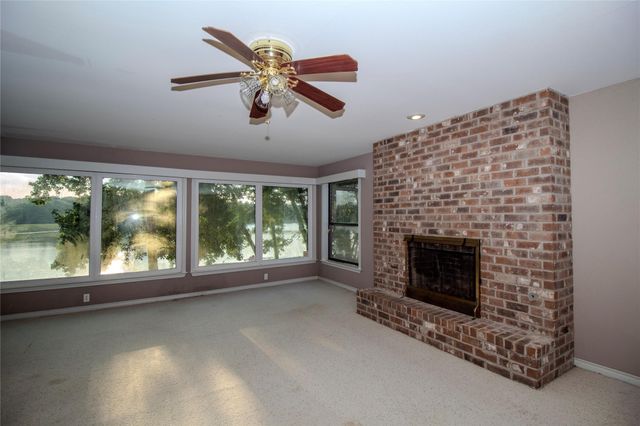1630 Green Briar Drive, Huntsville, TX 77340