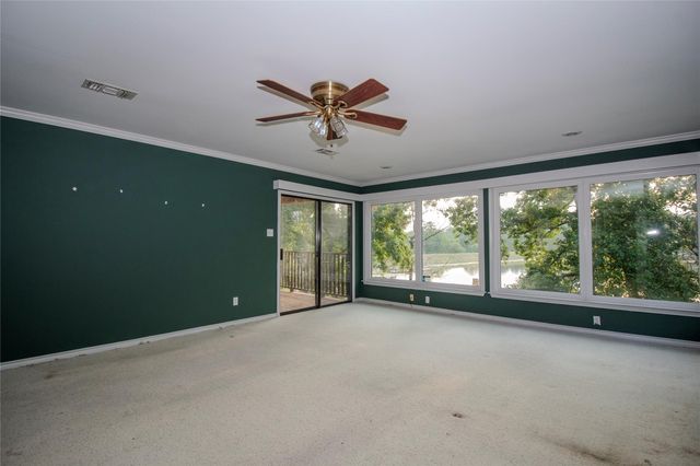 1630 Green Briar Drive, Huntsville, TX 77340