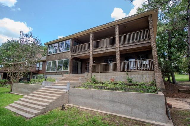 1630 Green Briar Drive, Huntsville, TX 77340