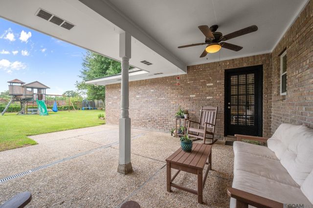 12352 Lake Labelle Cir, Baton Rouge, LA 70816