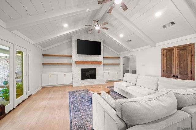 12352 Lake Labelle Cir, Baton Rouge, LA 70816