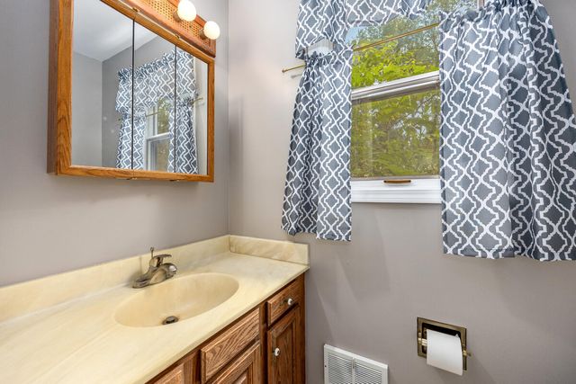 2751 N 6th Street, Oshtemo Twp, MI 49009