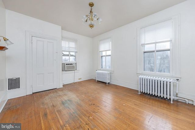 52 MARKET ST, Salem, NJ 08079