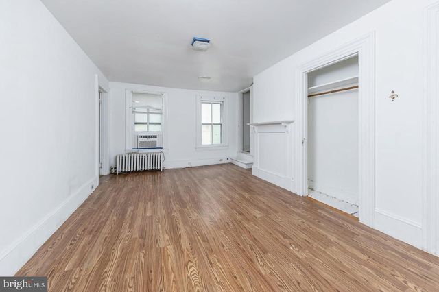 52 MARKET ST, Salem, NJ 08079