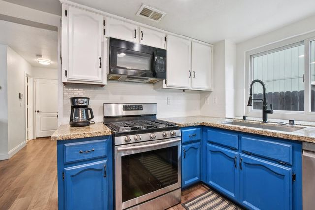 3606 Black Eagle Dr, Antelope, CA 95843