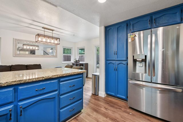 3606 Black Eagle Dr, Antelope, CA 95843