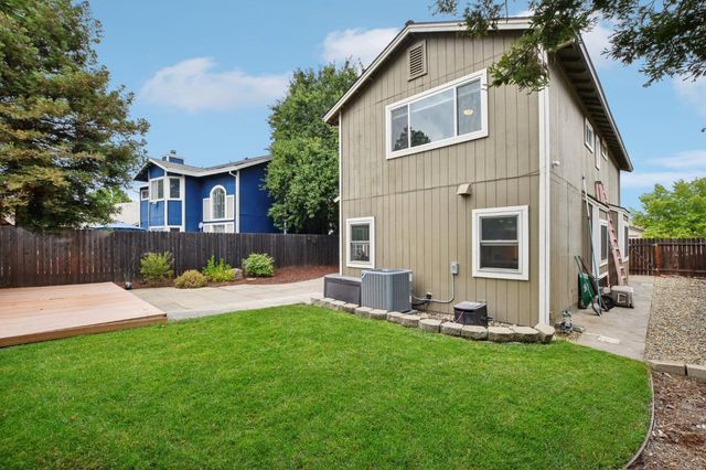 3606 Black Eagle Dr, Antelope, CA 95843