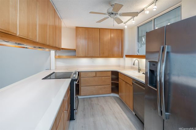 469 Ena Road 2009, Honolulu, HI 96815