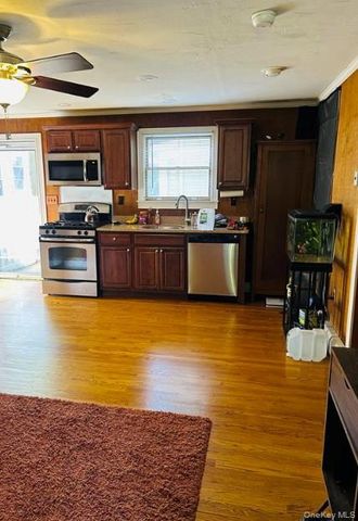 43 Totten Place, Babylon, NY 11702