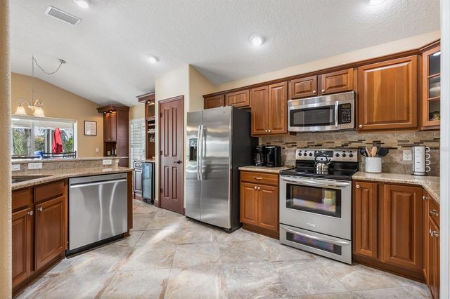 1096 ALCOVE LOOP, The Villages, FL 32162