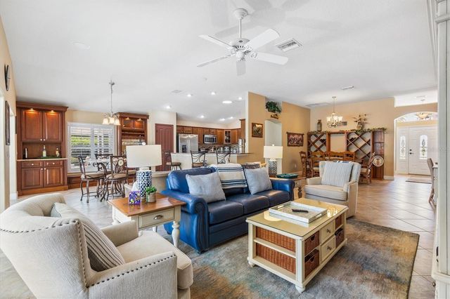 1096 ALCOVE LOOP, The Villages, FL 32162