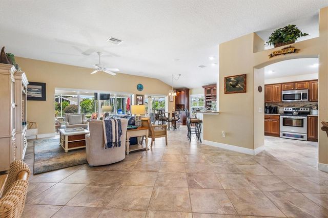 1096 ALCOVE LOOP, The Villages, FL 32162