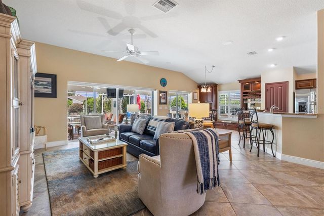 1096 ALCOVE LOOP, The Villages, FL 32162