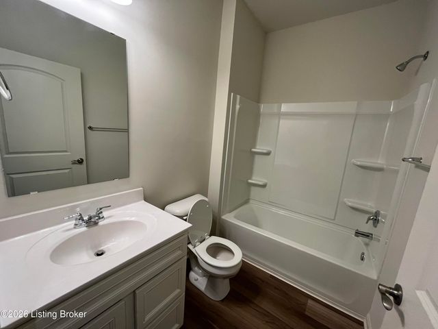 2848 Hamilton Springs Dr, Louisville, KY 40245