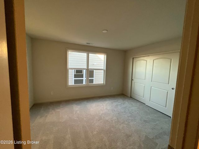2848 Hamilton Springs Dr, Louisville, KY 40245