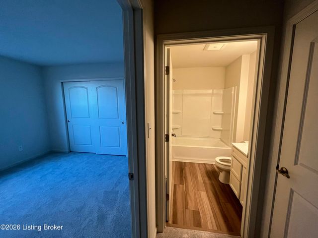 2848 Hamilton Springs Dr, Louisville, KY 40245